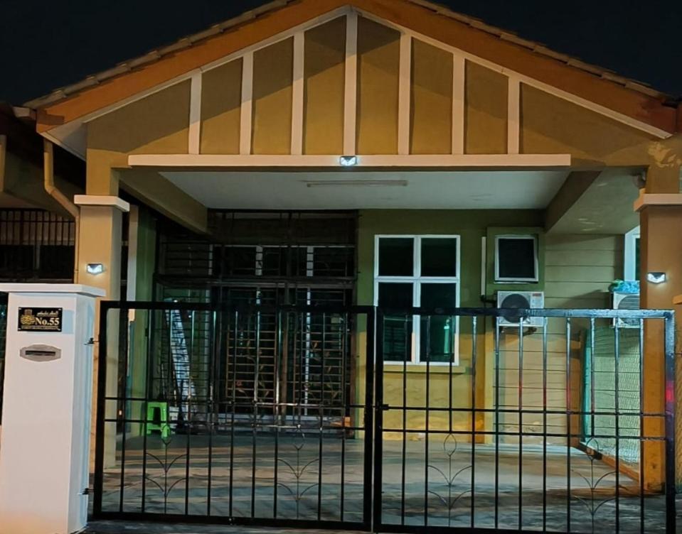 Irdina Homestay Formuslims - チャンルーン エクステリア 写真